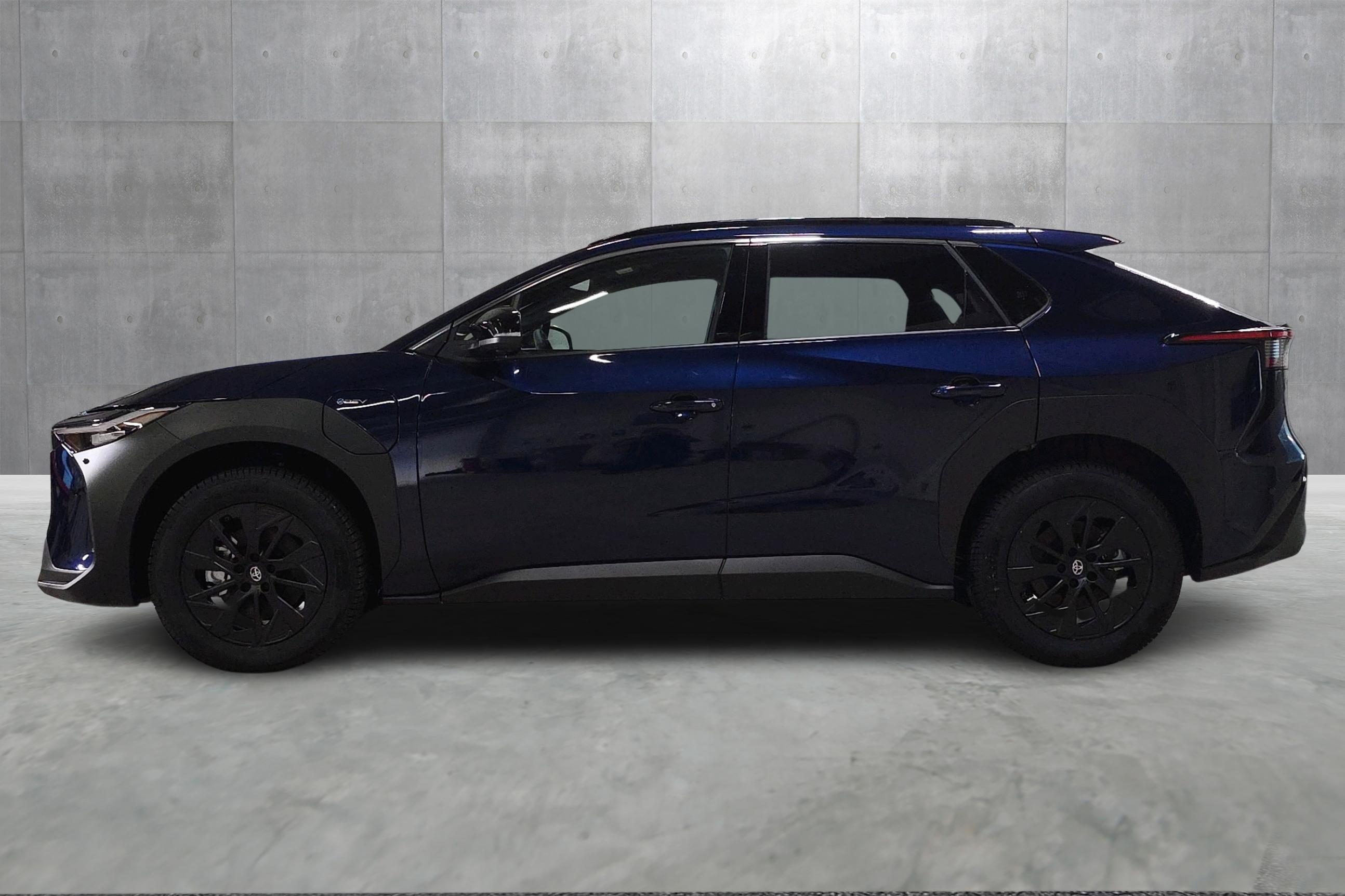 Thumnail bilde 1 av Toyota bZ4X