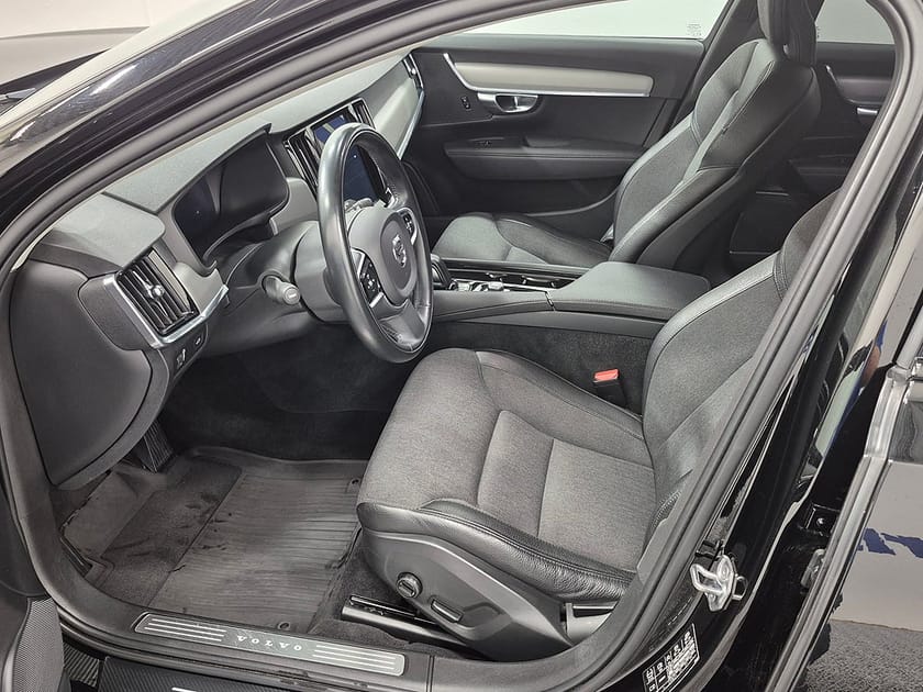 Bild 2 av Volvo V90 Cross Country B4 MILDHYBRID AWD 197HK 4x4 Advanced