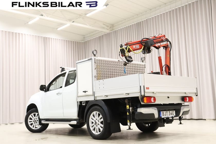 Bild 3 av Isuzu D-Max Space Cab 163HK Automat Halvskåp Kranbil EnÄgare Leasebar