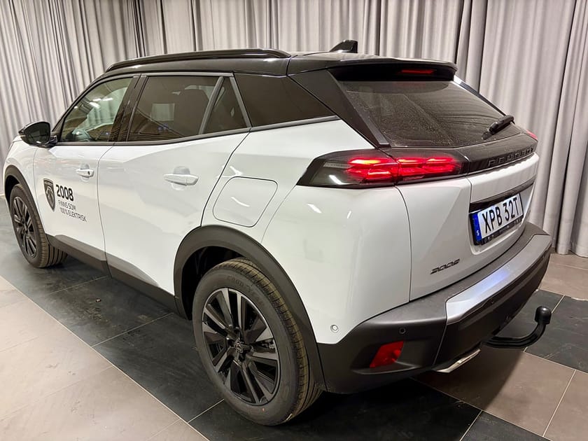 Bild 3 av Peugeot 2008 Hybrid 145 GT AUT Dragkrok Vinterhjul Demobil