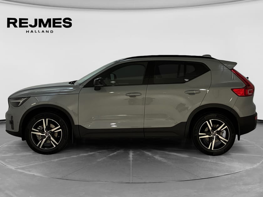 Bild 3 av Volvo XC40 B3 FWD Bensin Plus Dark  | 360-kamera | Drag | Tonade Rutor