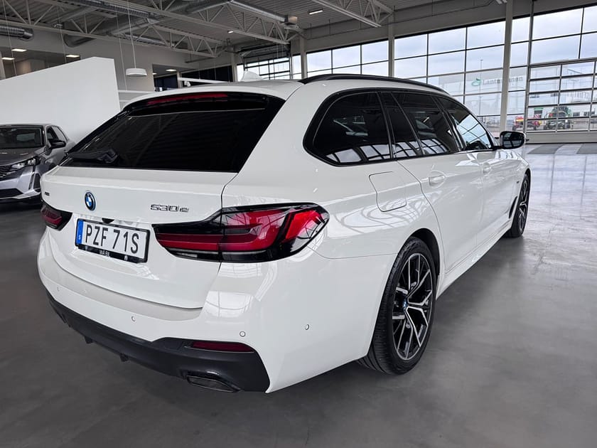 Bild 5 av BMW 530e xDrive Touring | M Sport | Navi | HUD | 360° | Moms
