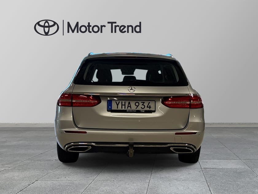 Bild 4 av Mercedes-Benz E 220 T d Exclusive Widescreen Drag Vhjul
