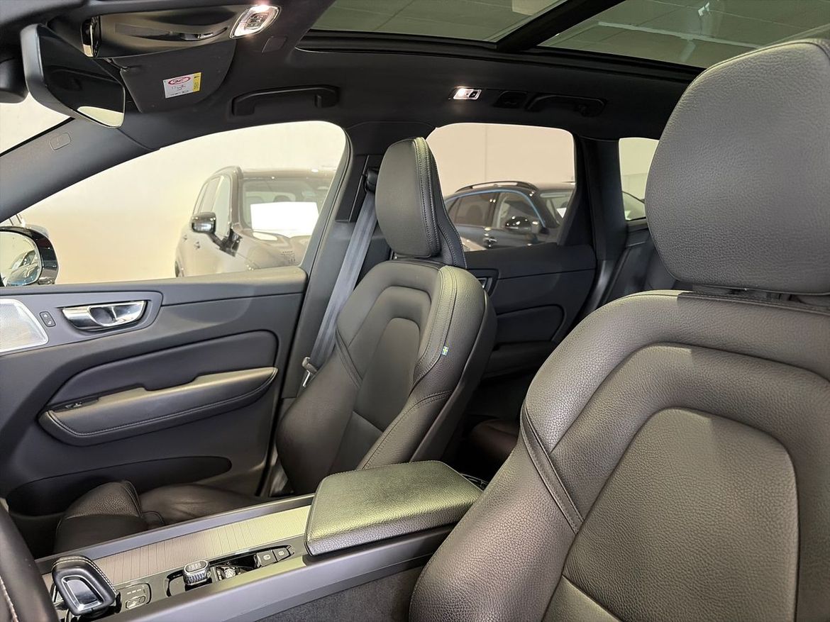 Volvo XC60 2020 - miniatyr 10