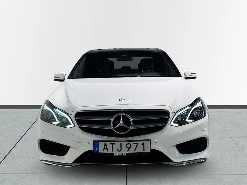 Bild 2 av Mercedes-Benz E 250 BlueTEC 4MATIC 4M 7G Plus AMG Sport Avantgarde Drag Dvärm Pano SoV