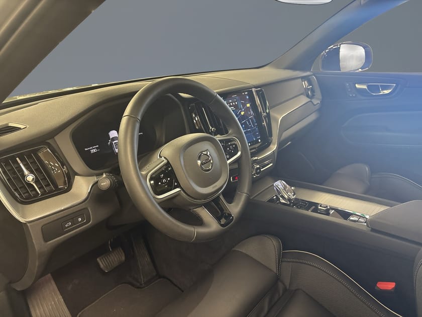 Bild 5 av Volvo XC60 T6 AWD Plus Dark Edition//360-Kamera//Head-Up//