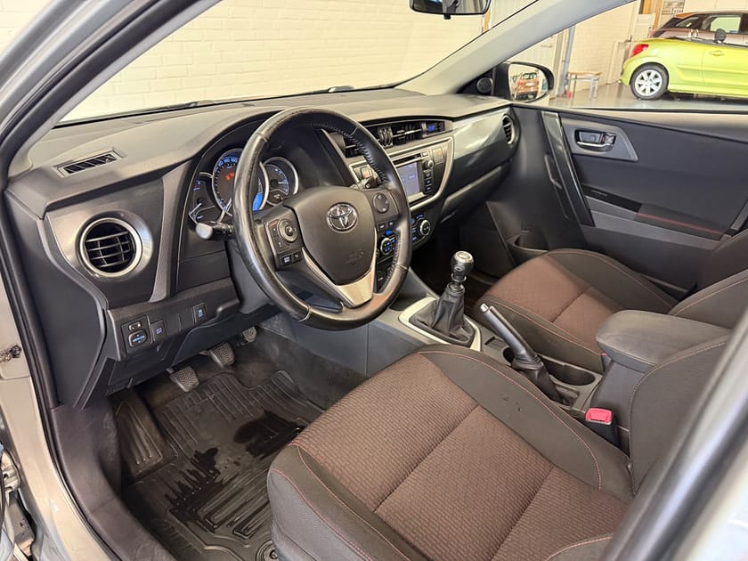 Bild 5 av Toyota Auris Touring Sports 1.6 Valvematic | Drag | Backkamera | SoV