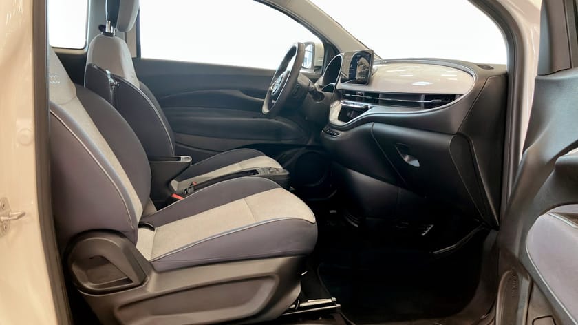 Bild 3 av Fiat 500e 42 kWh, 118hk, |Carplay|Navi|