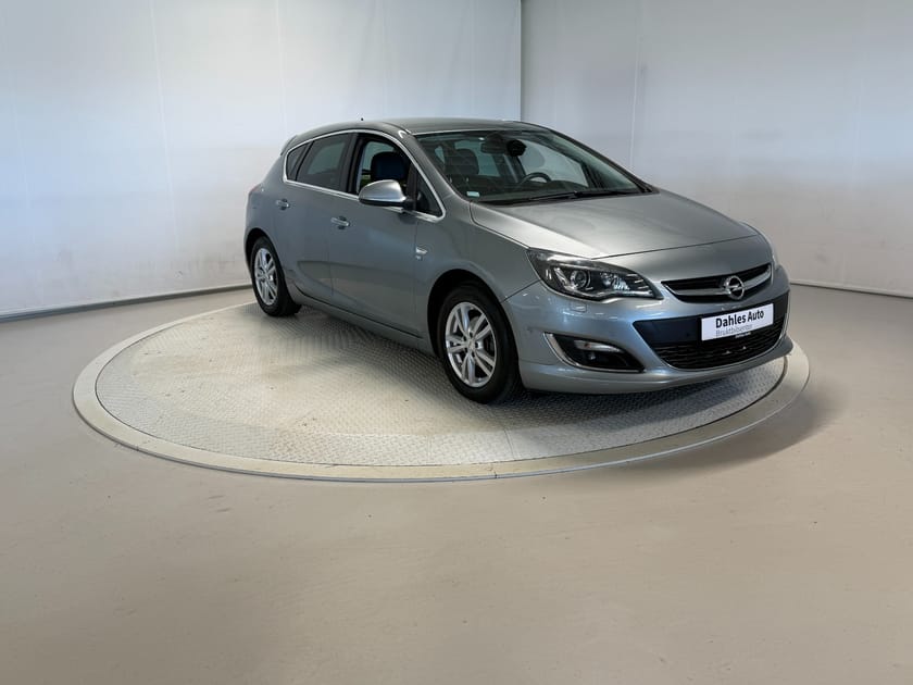 Bilde 2 av Opel Astra 1,4 120hhk Premium Cruise/Skinn/Krok/Navi/Kam/Infinity