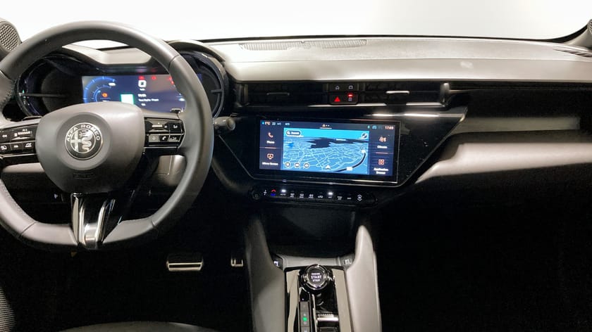 Bild 4 av Alfa Romeo Junior Ibrida Speciale 1.2T Hybrid Aut PL från 3195kr/mån