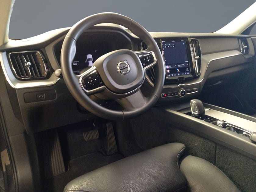 Bild 5 av Volvo XC60 B4 AWD Diesel Plus Dark//Dragkrok//