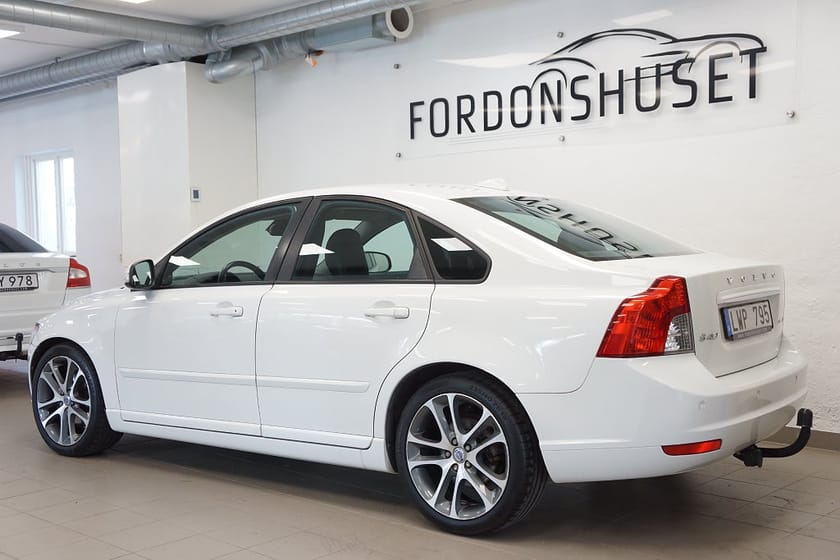 Bild 2 av Volvo S40 D2 CLASSIC MOMENTUM | DRAGKROK