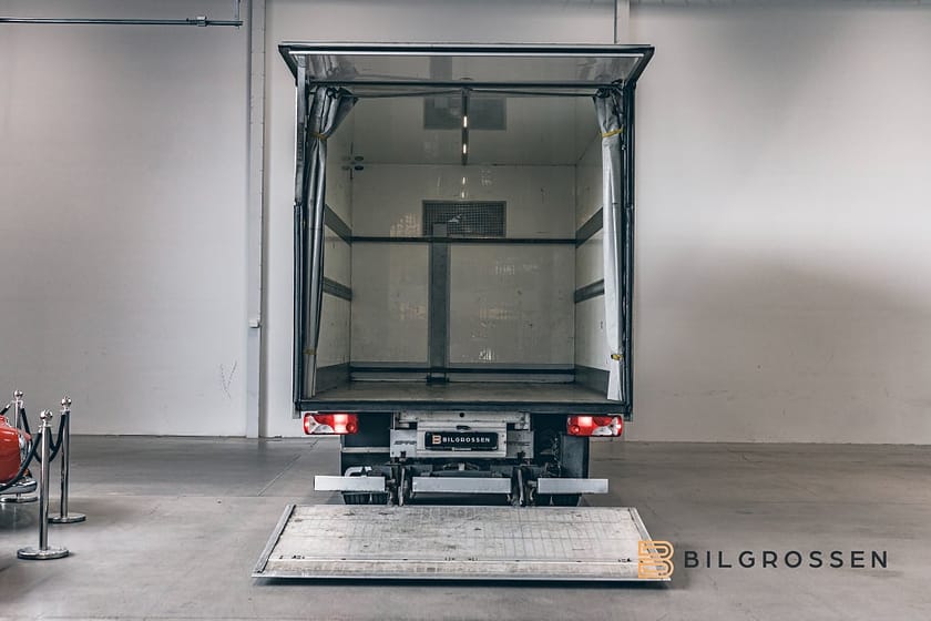 Bild 4 av Mercedes-Benz Sprinter 519 BlueTEC Chassi Cab Enkelhytt 3.0 V6 Bakgavellyft MOMS