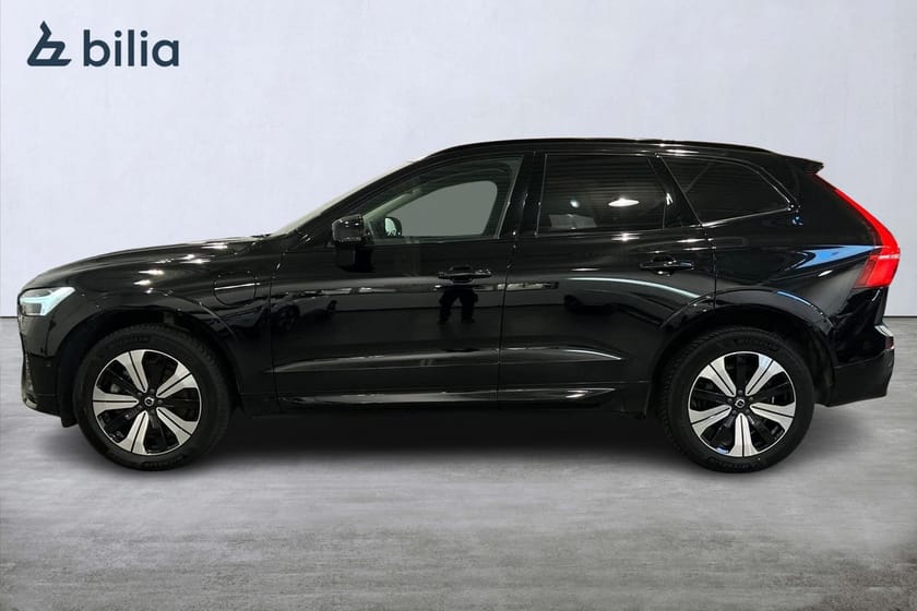 Bild 3 av Volvo XC60 Recharge T8 Plus Dark Mörkt tonade rutor 5 st Parkeringskamera 360 Dragkrok halvautomatisk HarmanKardon PremiumSound