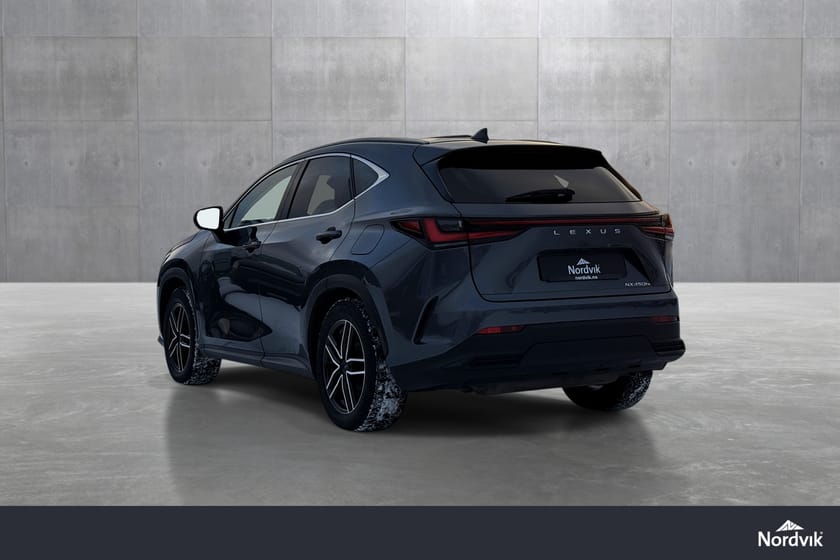 Bilde 4 av Lexus NX 450h+ Executive Tech / Firehjulstrekk / Skinn