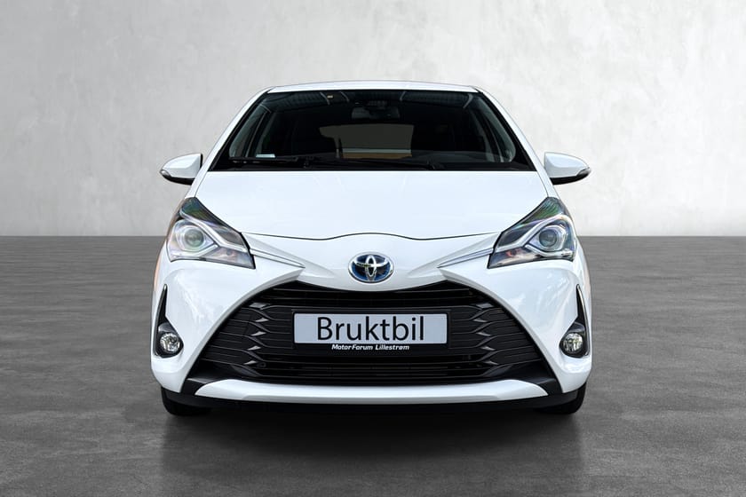 Bilde 2 av Toyota Yaris Hybrid Relax Garanti / Ny Service / R.Kamera / Navigasjon