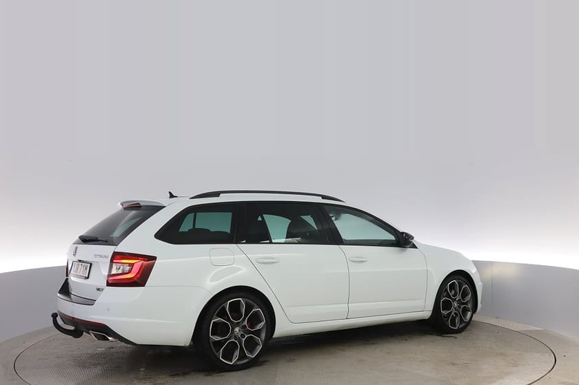 Bild 3 av Škoda Octavia Kombi Skoda 2.0 TDI 4x4 Premium RS Värmare Krok Canton V-hjul