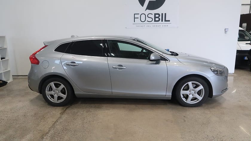 Bild 3 av Volvo V40 D4 Summum Drag-Värmare-SoV