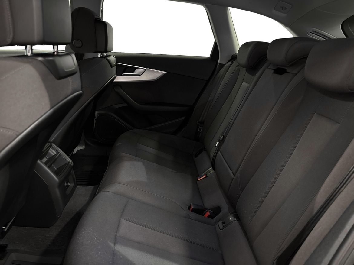 Audi A4 2022 - miniatyr 7