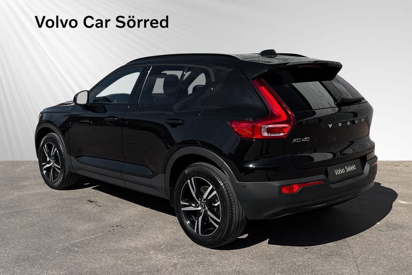 Bild 4 av Volvo XC40 B3 FWD Bensin Plus Dark, 36 Kamera