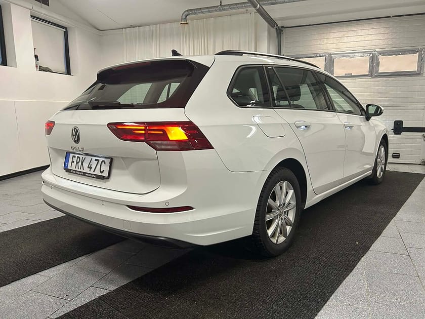 Bild 2 av Volkswagen Golf Sportscombi 2.0 TDI 116 hk DPF SCR Base Euro 6 MOMS GPS