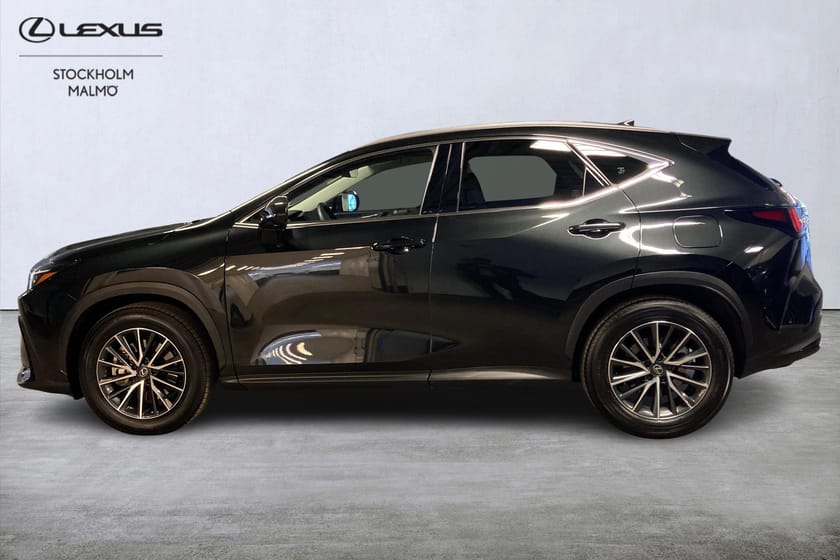 Bild 3 av Lexus NX 450h+ Skinn P-värmare Backkamera Drag