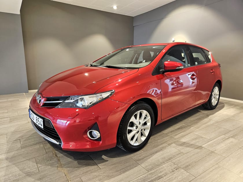 Bild 1 av Toyota Auris 1.6 132hk | V-hjul Backkamera Motorvärmare