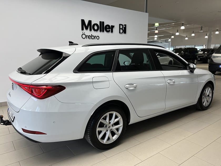 Bild 3 av SEAT Leon Sportstourer 1.5 eTSI 150HK|Drag|P-värm|B-kamera