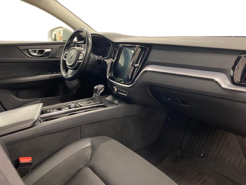 Bild 4 av Volvo V60 D4 Momentum Advanced Edition - Backkamera, Navigation, Panoramaglastak