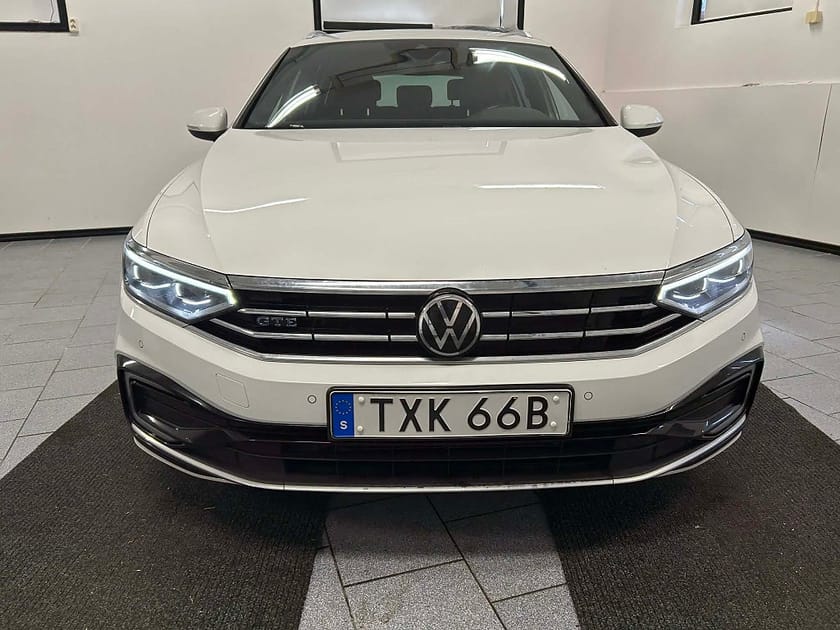 Bild 5 av Volkswagen Passat Sportscombi GTE 1.4 TSI 218 hk Cockpit Värmare Drag IQ