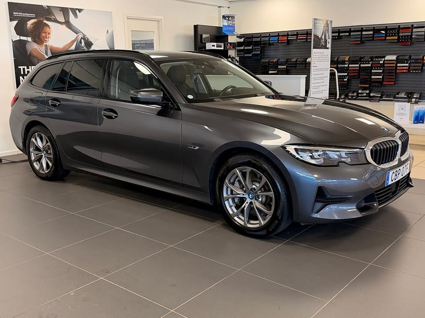 Bild 2 av BMW 330e xDrive Touring 4,95% ränta Adaptiv Farthållare