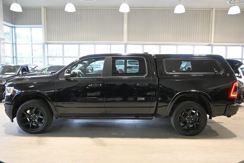 Bild 2 av RAM 1500 Crew Cab V8 HEMI Laramie NIGHT Månadskostnad 8299kr