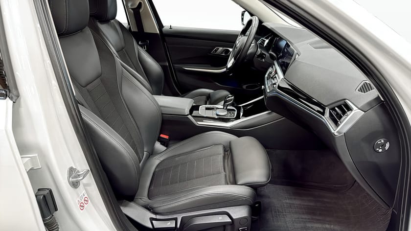 Bild 3 av BMW 330e xDrive Sedan Sportline Rattvärme Kupévärmare Backkamera Hifi