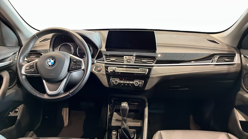 Bild 4 av BMW X1 xDrive25e Backkamera, Head-up display