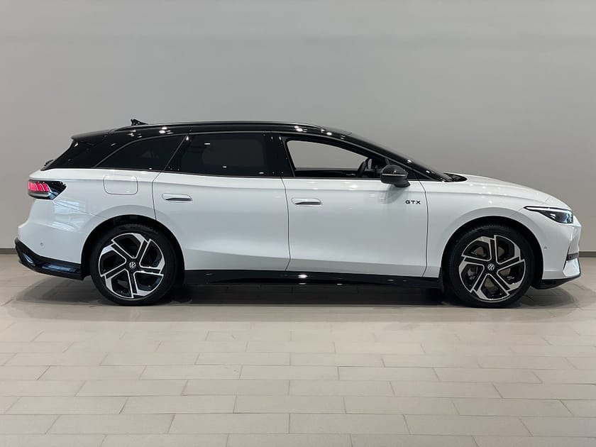 Bild 3 av Volkswagen ID.7 GTX Tourer | Demobil | Drag | Massage | 360 kamera | 4m