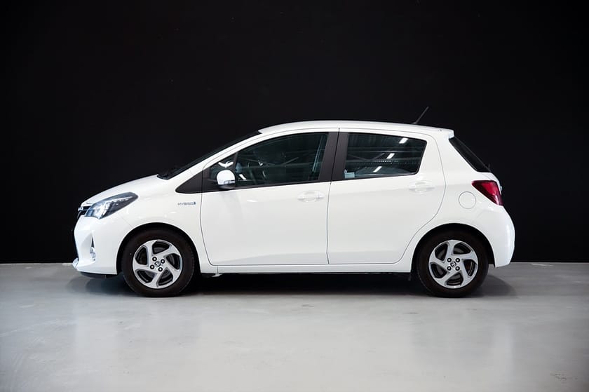 Bild 3 av Toyota Yaris Hybrid e-CVT, 101hk, 2014