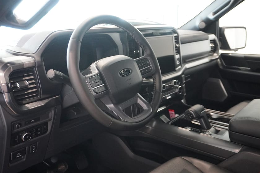 Bild 2 av Ford F-150 SuperCrew My25  Lariat Black Edition 5.0l V8 406hp