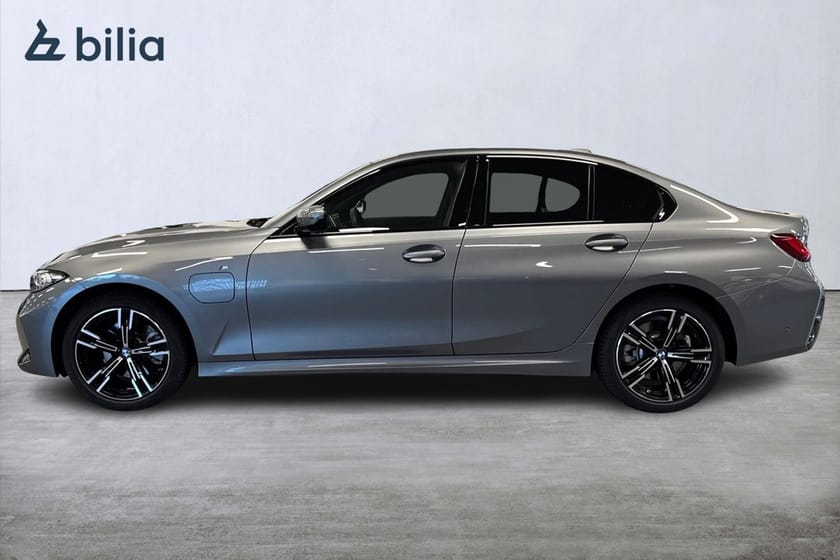 Bild 3 av BMW 330e xDrive Sedan M-sport | Stol m minne | Aktiv fart. | HiFi