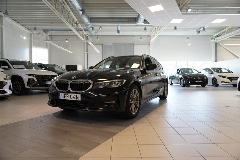 Bild 1 av BMW 330e xDrive Touring Sport Line Drag Aktiv Fart HiFi