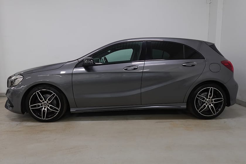 Bild 3 av Mercedes-Benz A 200 d 4MATIC 200d Keyless AMG Line D-Värmare Kamera H/K BLIS