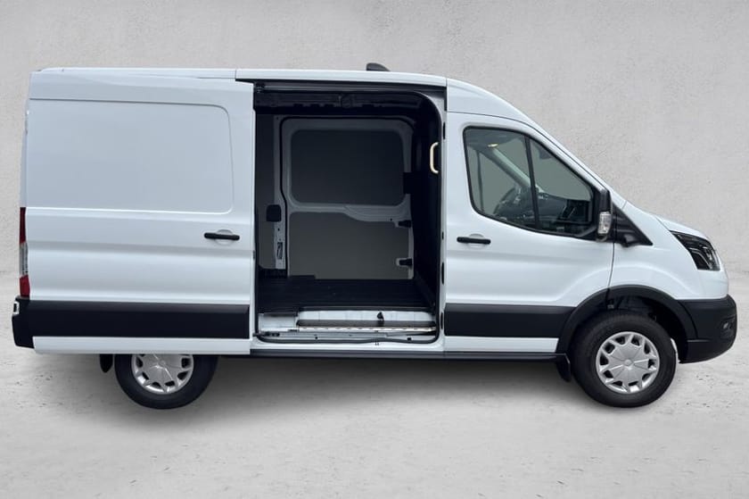 Bilde 4 av Ford E-Transit 425 309km WLTP L2H2 Trend 3 seter 1358KG nyttelast!