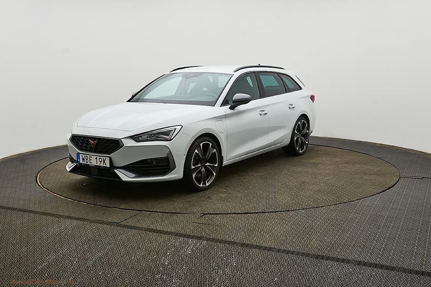 Bild 1 av CUPRA Leon Sportstourer e-Hybrid VZ 1.4 TSI 245hk dragkrok + värmare