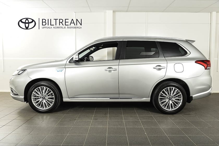 Bild 2 av Mitsubishi Outlander PHEV 4WD Plug-in Business X Dragkrok Skinn