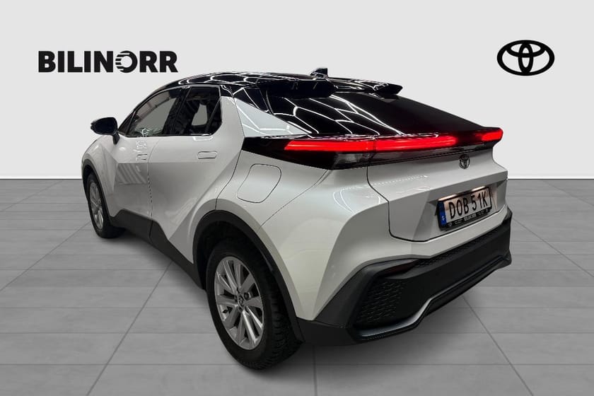 Bild 2 av Toyota C-HR PHEV 2,0 LADDHYBRID FWD STYLE TEKNIK V-HJUL