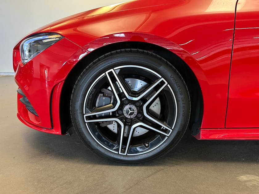 Bild 3 av Mercedes-Benz CLA 220 Shooting Brake AMG Line / Navigation / Dragkrok / Backkamera /