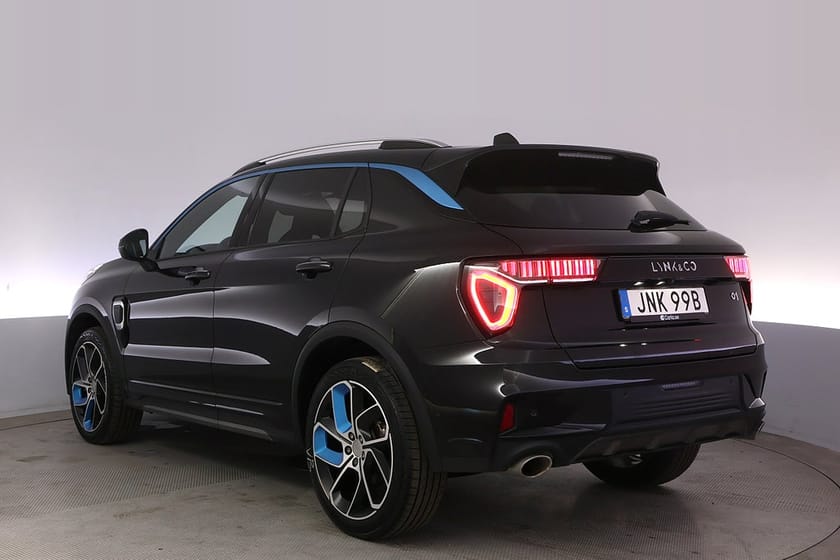 Bild 4 av Lynk & Co 01 PHEV Pano 360 Adap Farth Infinity BLIS Drag
