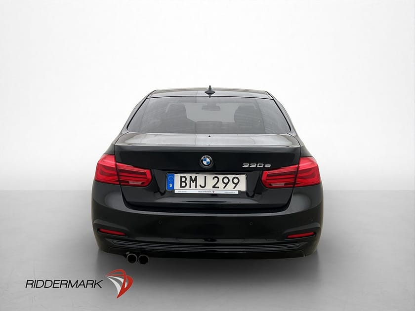 Bild 5 av BMW 330e Sedan 252hk Sport Line Navigation Sensorer M-Ratt