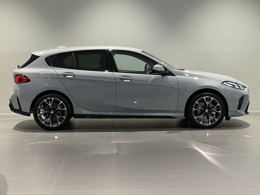Bild 3 av BMW 120 M Sport Design Tonade Rutor Rattvärme 18" Park Assist