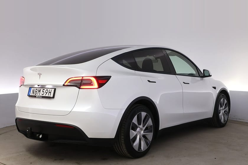 Bild 5 av Tesla Model Y Standard Range RWD Autopilot Pano Drag V-hjul