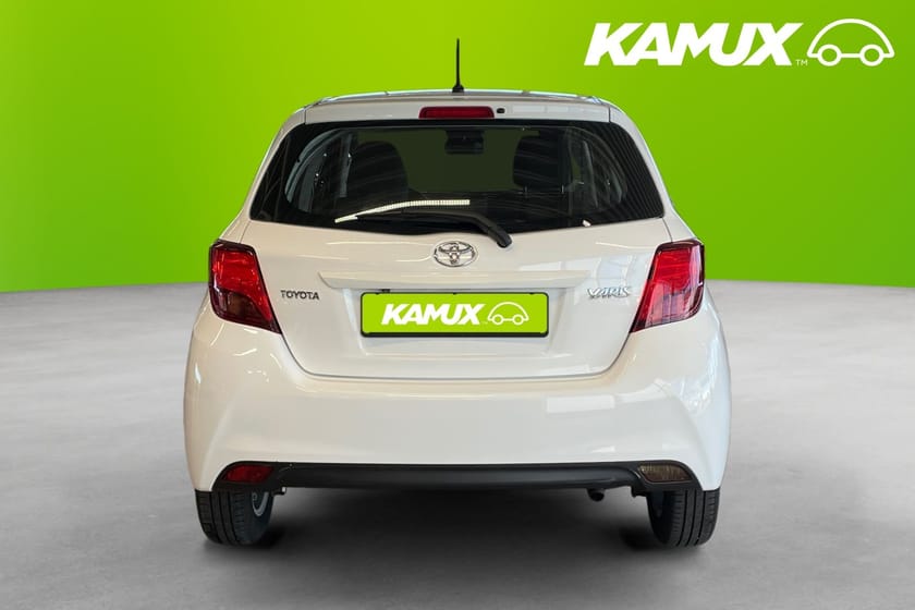 Bild 5 av Toyota Yaris 1.33 Dual VVT-i Manual, 99 hk 2017 Nyservad Backkamera